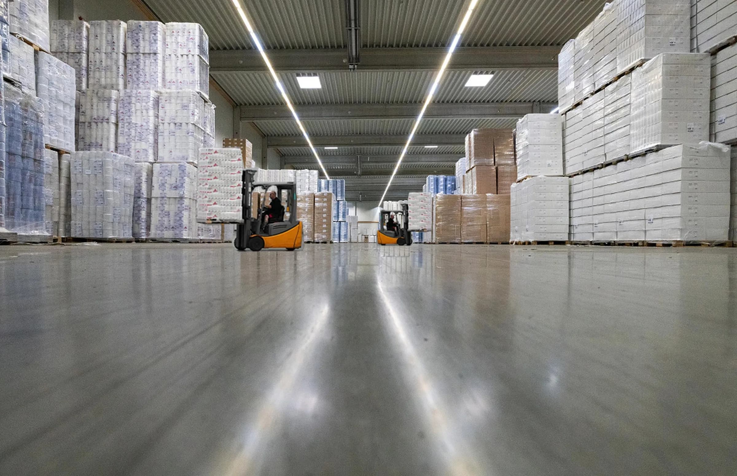 Zentrale Lagerlogistik und Materialversorgung